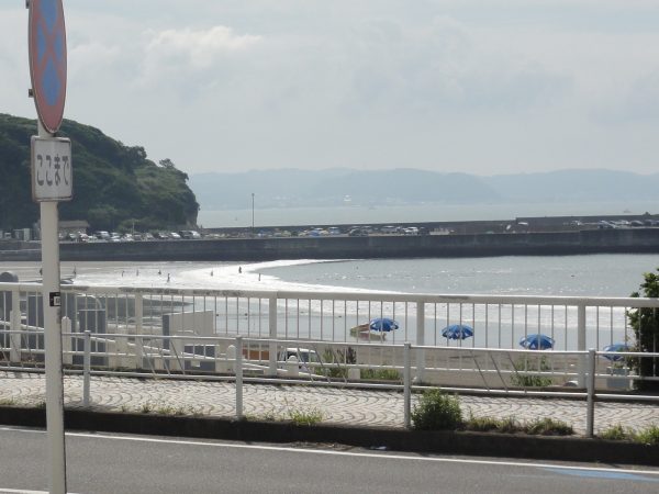 波が少しあります。