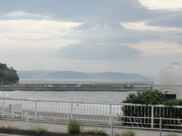 朝から吹いています。