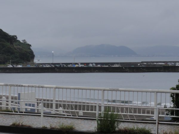 朝から雨