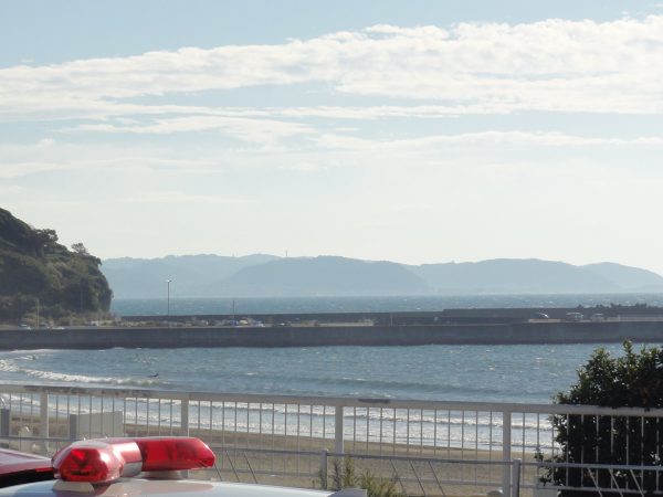 朝から吹いています