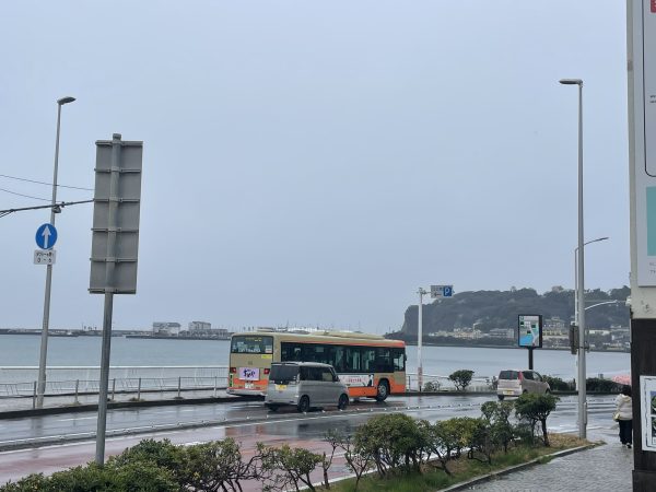 冷たい雨の江ノ島！