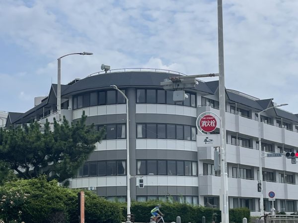 朝から東寄りの風